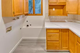 10525 SW 63rd Dr, Portland, OR 97219 - Photo 30