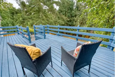 10525 SW 63rd Dr, Portland, OR 97219 - Photo 34