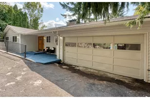 10525 SW 63rd Dr, Portland, OR 97219 - Photo 2