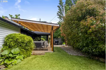 28 SE 111th Ave, Portland, OR 97216 - Photo 40