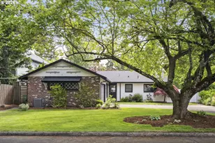 28 SE 111th Ave, Portland, OR 97216 - Photo 2