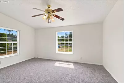 655 NE Burnett Rd #4, McMinnville, OR 97128 - Photo 16