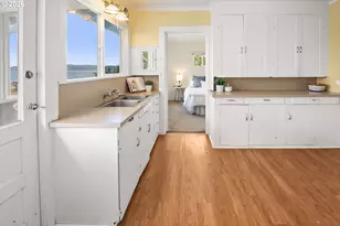 3496 Harrison Ave, Astoria, OR 97103 - Photo 12