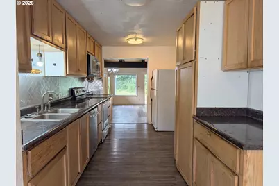 324 Spruce Dr, Brookings, OR 97415 - Photo 6