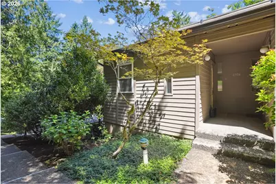 4594 SW Caldew St #A, Portland, OR 97219 - Photo 2