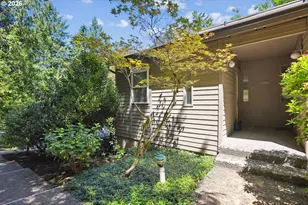 4594 SW Caldew St, Portland, OR 97219 - Photo 2