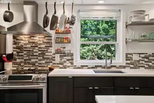 4594 SW Caldew St, Portland, OR 97219 - Photo 8