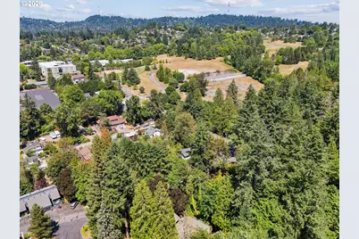 4594 SW Caldew St #A, Portland, OR 97219 - Photo 32