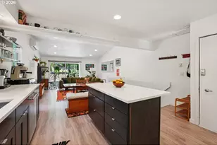 4594 SW Caldew St, Portland, OR 97219 - Photo 12