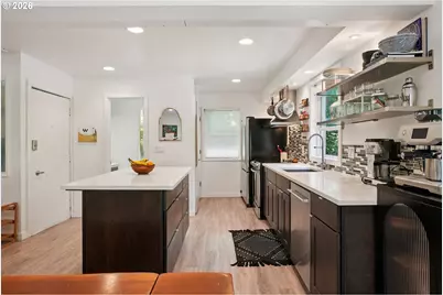 4594 SW Caldew St #A, Portland, OR 97219 - Photo 6