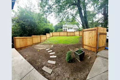 745 SW Maplecrest Dr, Portland, OR 97219 - Photo 44