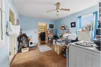 1949 SE Orient Dr, Gresham, OR 97080 - Photo 18