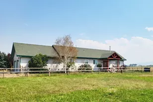 84142 Alpine Ln, Joseph, OR 97846 - Photo 2