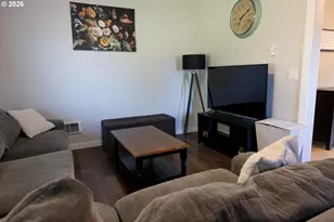 420 Juniper St, Florence, OR 97439 - Photo 16