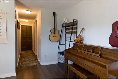 420 Juniper St, Florence, OR 97439 - Photo 8