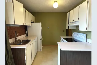 14807 NE Siskiyou Ct, Portland, OR 97230 - Photo 6