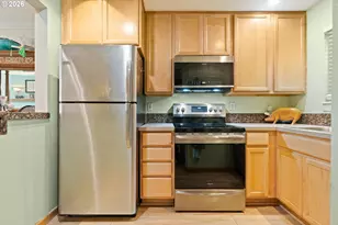 4970 S Landing Dr, Portland, OR 97239 - Photo 12