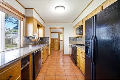 7628 N Dwight Ave, Portland, OR 97203 - Photo 16