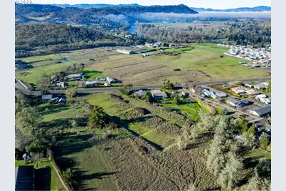 1448 Lookingglass Rd, Roseburg, OR 97471 - Photo 12