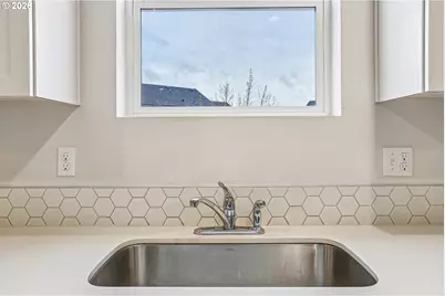 7803 NW Spirea St, Portland, OR 97229 - Photo 8