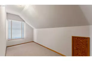 7256 N Chautauqua Blvd, Portland, OR 97217 - Photo 32