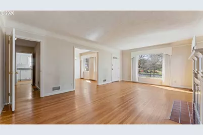 7256 N Chautauqua Blvd, Portland, OR 97217 - Photo 6