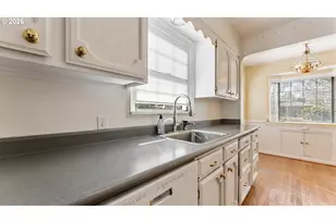 7256 N Chautauqua Blvd, Portland, OR 97217 - Photo 12