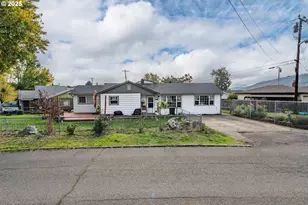 663 NE Knoll Ave, Roseburg, OR 97470 - Photo 36