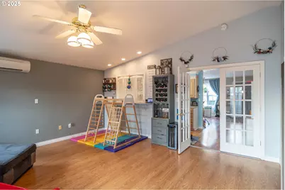 663 NE Knoll Ave, Roseburg, OR 97470 - Photo 12