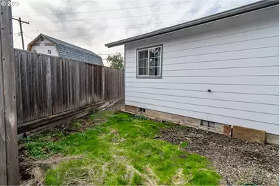 663 NE Knoll Ave, Roseburg, OR 97470 - Photo 30