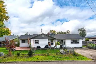 663 NE Knoll Ave, Roseburg, OR 97470 - Photo 1