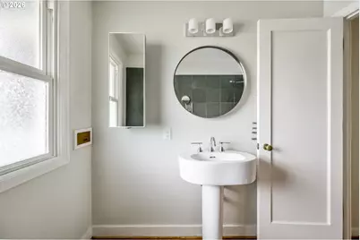 1011 NE Emerson St, Portland, OR 97211 - Photo 24