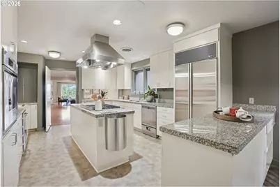 1776 SW Montgomery Dr, Portland, OR 97201 - Photo 10