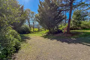 1698 Doerner Rd, Roseburg, OR 97471 - Photo 2