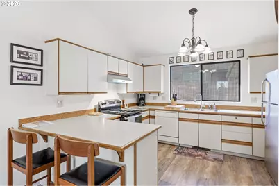 4696 NE Windward Pl, Lincoln City, OR 97367 - Photo 12