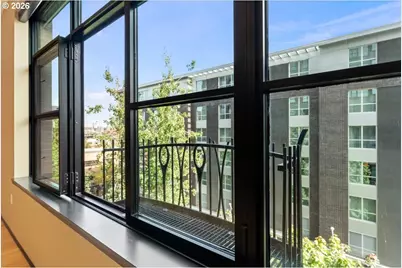 333 NW 9th Ave #609, Portland, OR 97209 - Photo 8