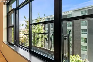 333 NW 9th Ave, Portland, OR 97209 - Photo 8