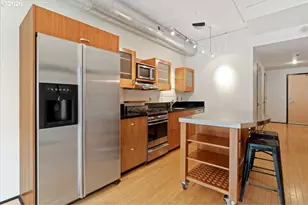 333 NW 9th Ave, Portland, OR 97209 - Photo 18