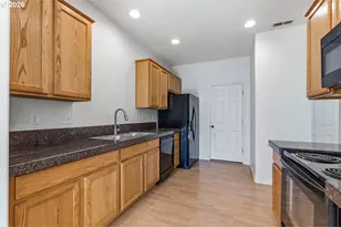 16075 SW Whistling Swan Ln, Beaverton, OR 97007 - Photo 10