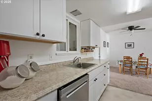 15745 SW Queen Victoria Pl, King City, OR 97224 - Photo 18