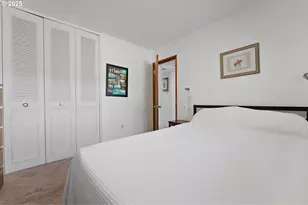 15745 SW Queen Victoria Pl, King City, OR 97224 - Photo 20