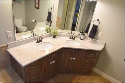 2335 Maplewood Dr N, Salem, OR 97306 - Photo 14