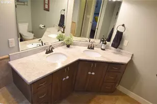 2335 Maplewood Dr N, Salem, OR 97306 - Photo 14