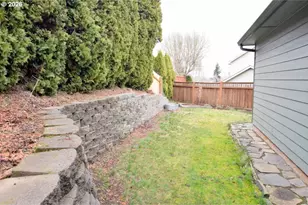 2335 Maplewood Dr N, Salem, OR 97306 - Photo 18