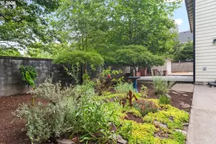 8125 SW Pine St, Portland, OR 97223 - Photo 36