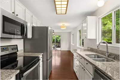 8125 SW Pine St, Portland, OR 97223 - Photo 16