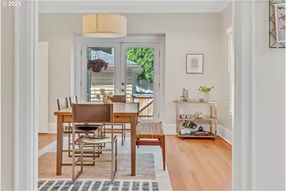 7 NE Floral Pl, Portland, OR 97232 - Photo 10