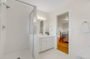 7 NE Floral Pl, Portland, OR 97232 - Photo 30