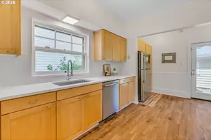 7 NE Floral Pl, Portland, OR 97232 - Photo 18