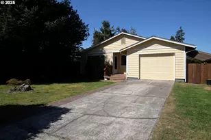 1673 29th St, Florence, OR 97439 - Photo 2
